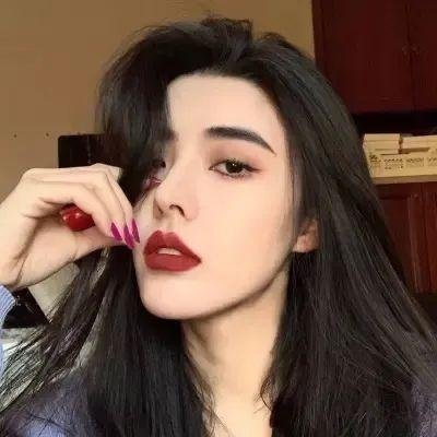 赤裸的美奈子